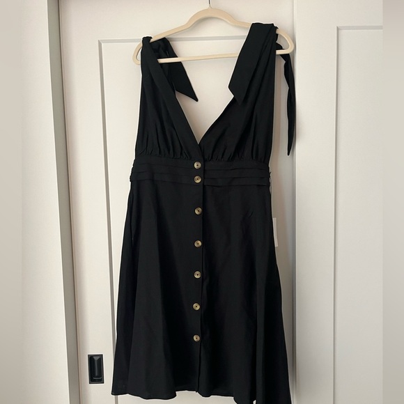 LPA Linen Dress # 701 - Picture 6 of 9